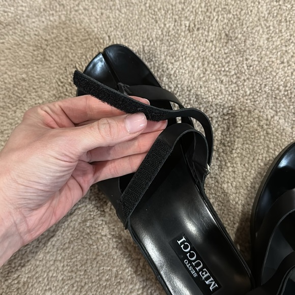 SESTO MEUCCI Black Sandals 7 - Picture 5 of 5